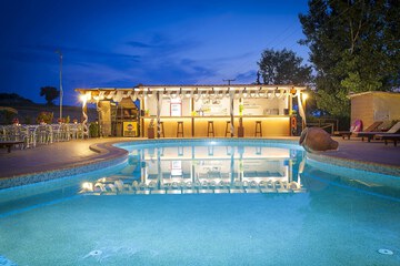 Poolside bar