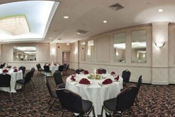 Clarion Hotel & Conference Center 23