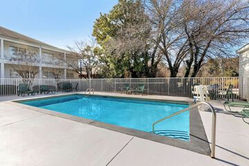 Pool 19 of 69