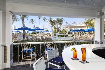 Poolside bar