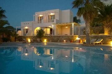 Indoor/outdoor pool