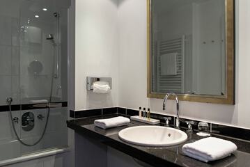 Bathroom amenities