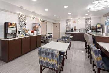 Breakfast/Coffee Service 58 of 60