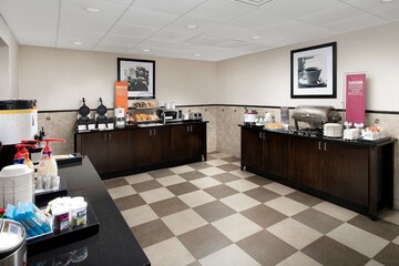 Breakfast/Coffee Service 29 of 36