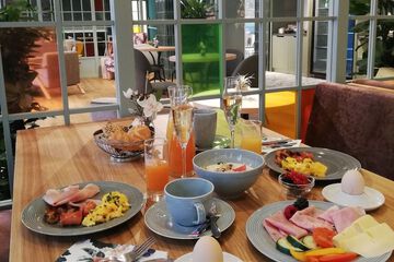 Breakfast meal