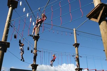 Ropes course (team building)