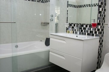 Jetted tub