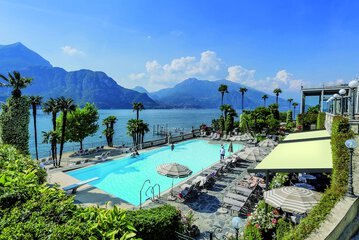 Rooftop pool