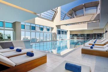 Indoor/outdoor pool