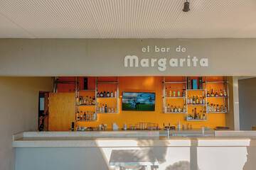 Poolside bar