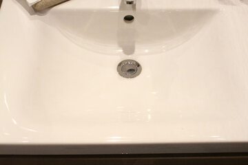 Bathroom sink