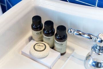 Bathroom amenities