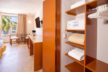 Iron/ironing board