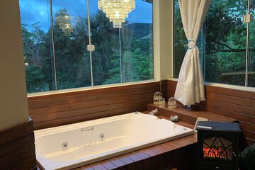 Private spa tub