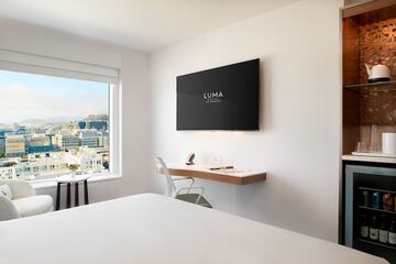 Room 27 of 64
