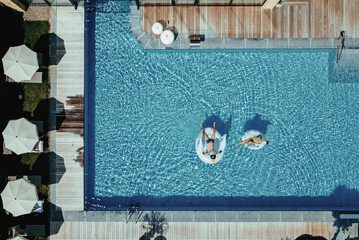 Infinity pool