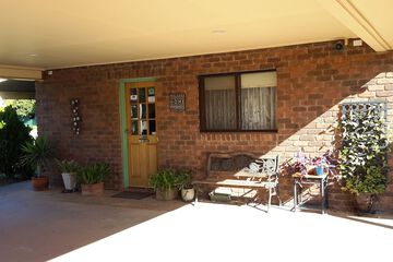 Check-in/check-out kiosk