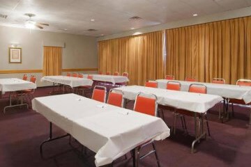  Econo Lodge Inn & Suites Hot Springs 39