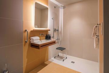 Bathroom shower