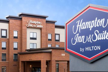 Hampton Inn & Suites La Crosse Downtown