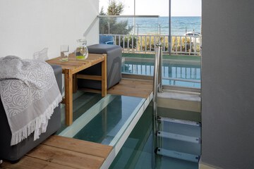 Private pool