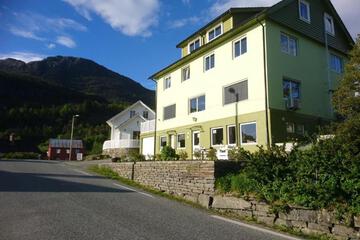 Photo 10