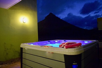 Private spa tub