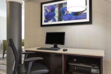 Business Center 30 of 33