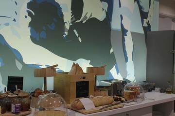 Breakfast area