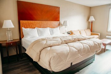Country Garden & Suites