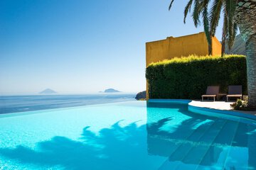 Infinity pool