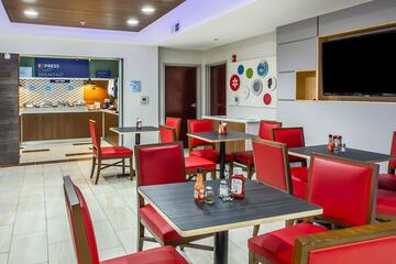 Breakfast/Coffee Service 31 of 40