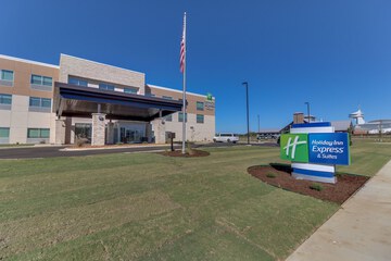 Holiday Inn Express & Suites Union City by IHG