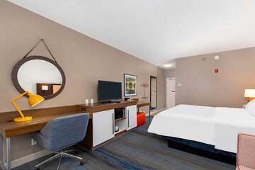 Room 18 of 33