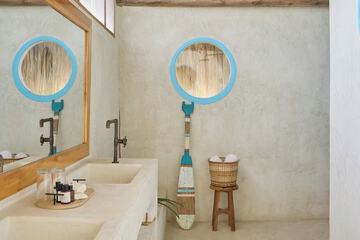 Bathroom shower