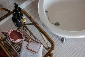 Bathroom amenities