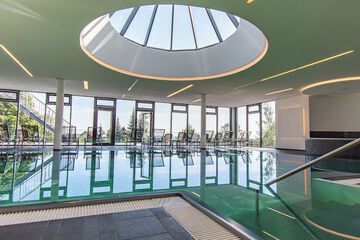 Exercise/lap pool