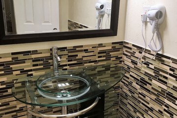 Bathroom sink
