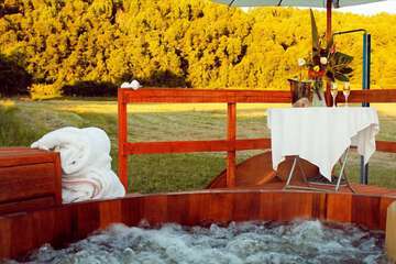Outdoor spa tub