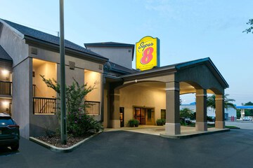 Super 8 by Wyndham Diberville Biloxi Area