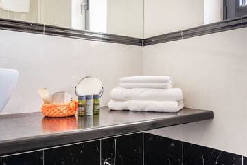 Bathroom amenities