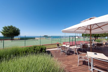 Tennis court