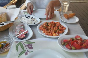 Breakfast meal