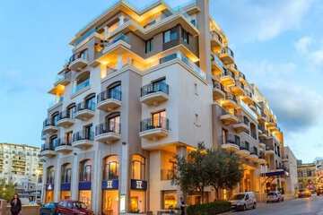 Front of property - evening/night