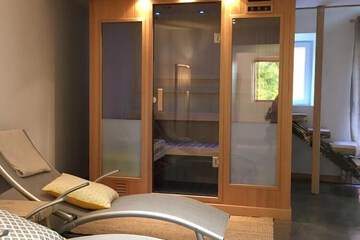 Indoor spa tub
