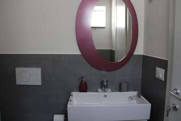 Bathroom sink