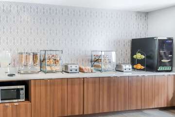 Breakfast/Coffee Service 22 of 25