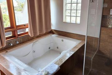 Jetted tub