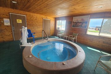 Indoor spa tub