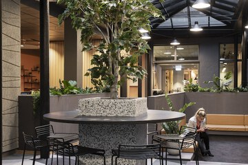 Lobby lounge
